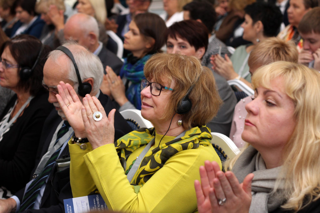 "На гэтым сацыяльным полі працы хопіць усім". У Мінску праходзіць Форум годнага даўгалецця